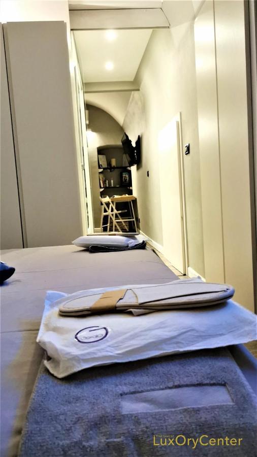 Luxory Center - Bilocale In Centro Storico In Palazzo D'Epoca In Zona Pedonale Vicino Alla Metro Vittoria ブレシア エクステリア 写真